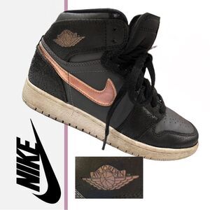Nike Air Jordan 1 Retro Bronze Medal Sneakers 705300-006 -‎ Size 5.5Y